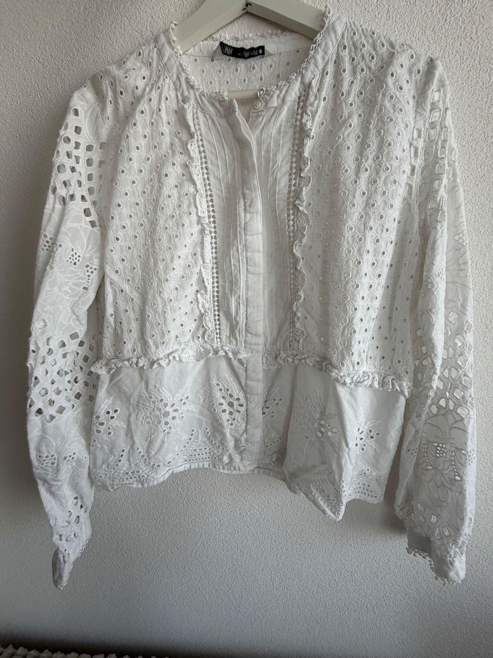 Zara Chemisiers: Zara Bluse weiss – D'occasion à Luzern par maz_jq6n