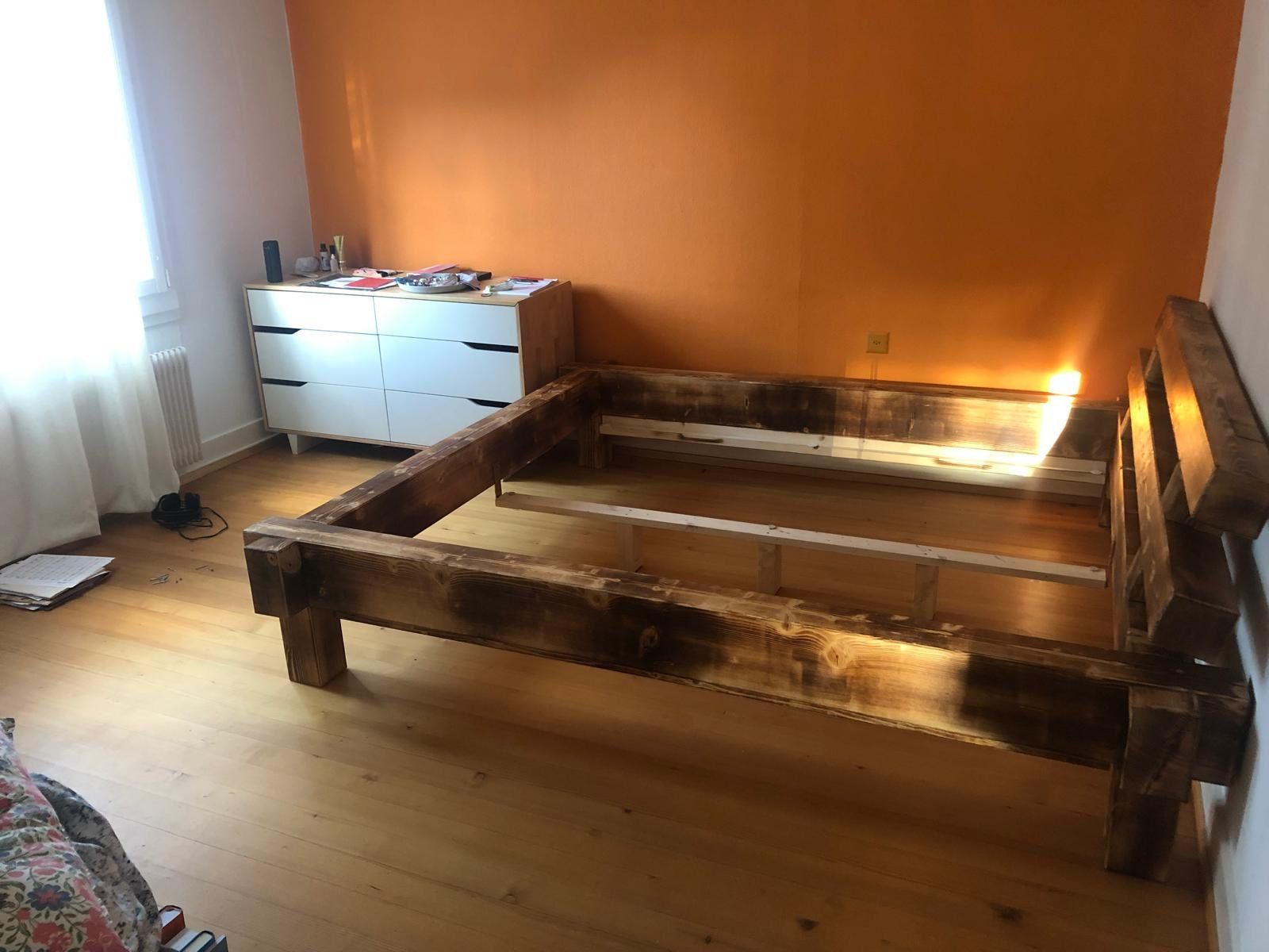 Betten: Massiv Balkenbett 180x200 Hand made – Gebraucht aus Alikon von Lealaya 2