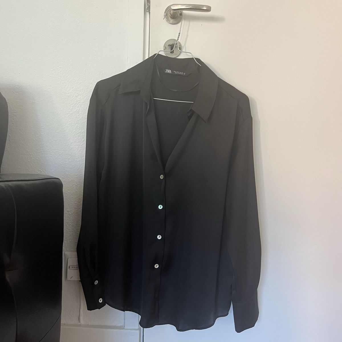 Zara Camicette: Zara Black Silk Blouse, size S – Usato da Zürich venduto da daria_m