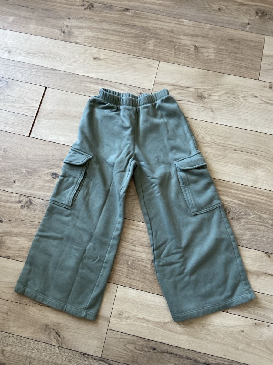 C&A Pantaloni: Bas jogging fille C&A 128/8 ans – Usato da Sornard (Nendaz) venduto da delezedoris