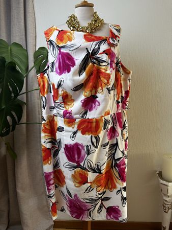 Robe imprimée florale Dressbarn taille 50/52 état neuf