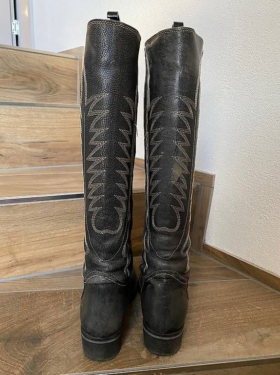 Chaussures femmes: Cowboy Stiefel von Buffalo – D'occasion à Schnottwil par pacha08 2