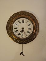 Antike Wanduhr aus Frankreich (um 1880)