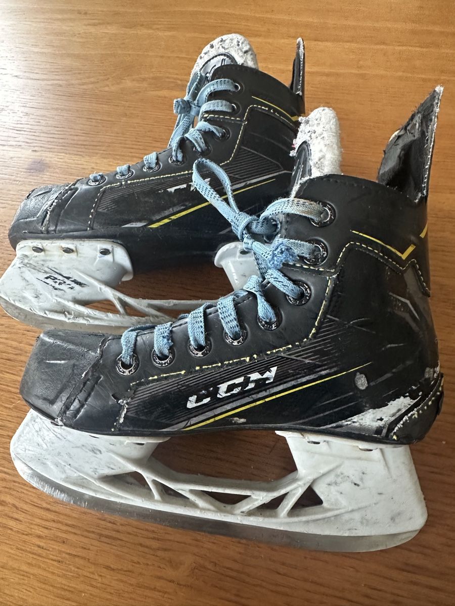 Ccm Pattini da ghiaccio: Ccm Eishockey Schlittschuhe – Usato da Gelterkinden venduto da Aischas