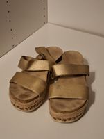 Goldige Sommerschuhe, Gr. 39, Plateausandalen für den Sommer