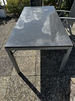 Gartentisch (Granit defekt/Riss) & 3 Stühle (Abholung)