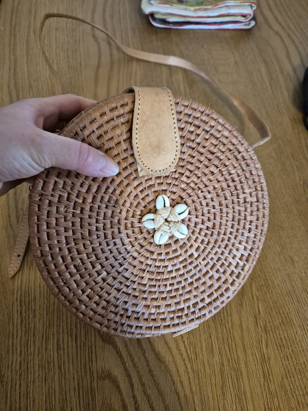 Taschen für Damen: Rattantasche mit Muschel – Gebraucht aus Goldach von Mona.93 1