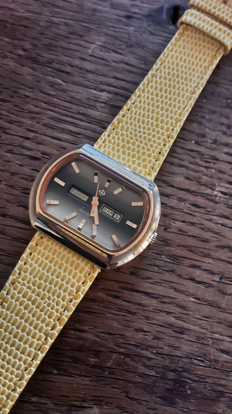 Swiss Orologi: Belle montre vintage  – Usato da Neuchâtel venduto da wyl_zxp8 3