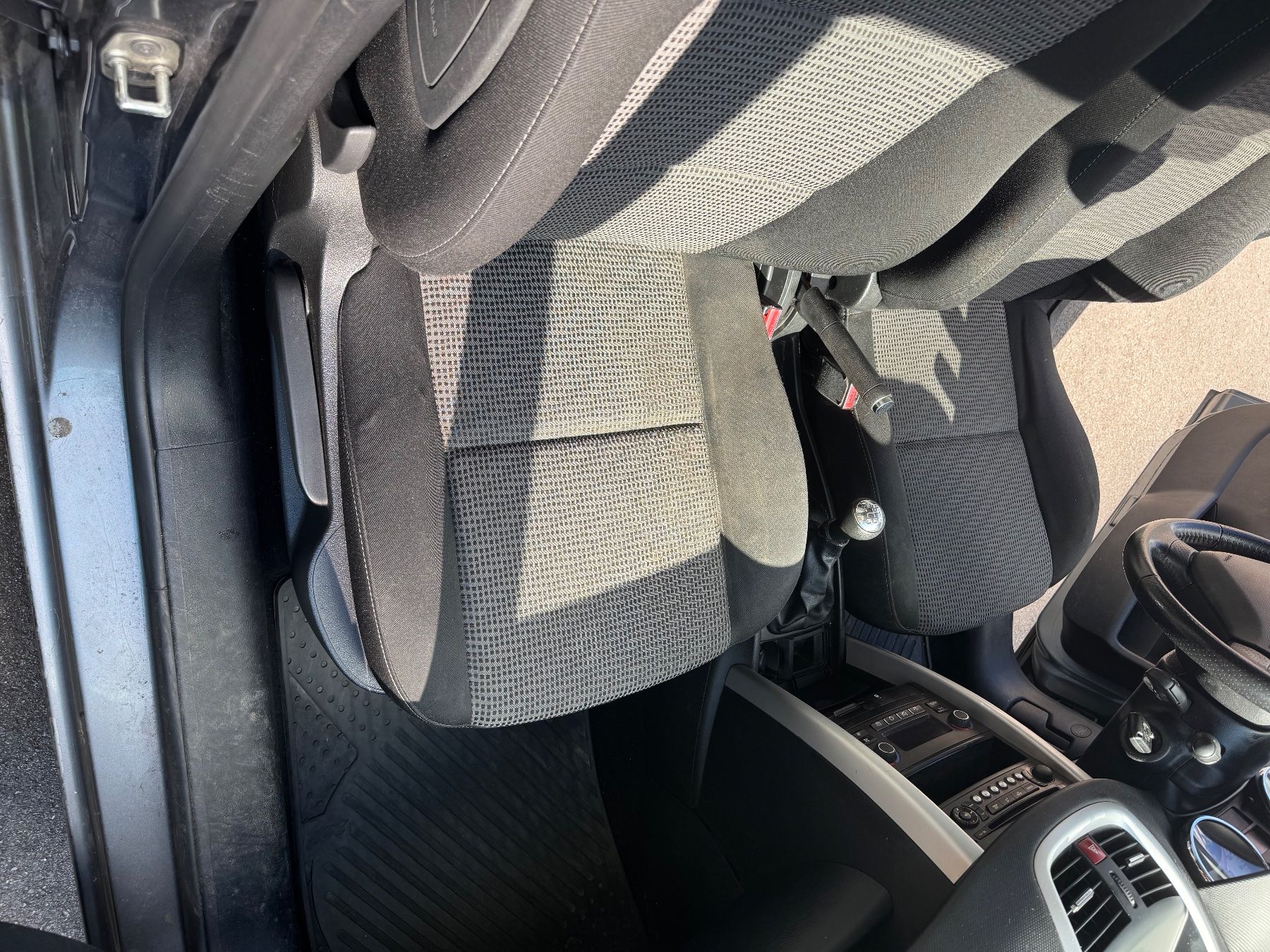 Peugeot Automobili: peugeot 207 1.6i 16v – Usato da Wettingen venduto da ika_ct6j 7