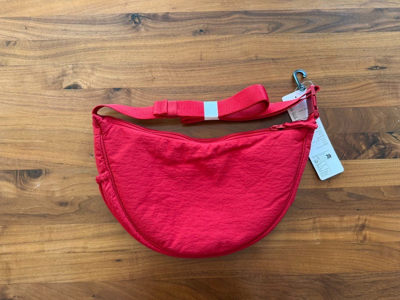 Taschen: New Round Mini Shoulder Bag – Neu und originalverpackt aus Zürich von futurmutur