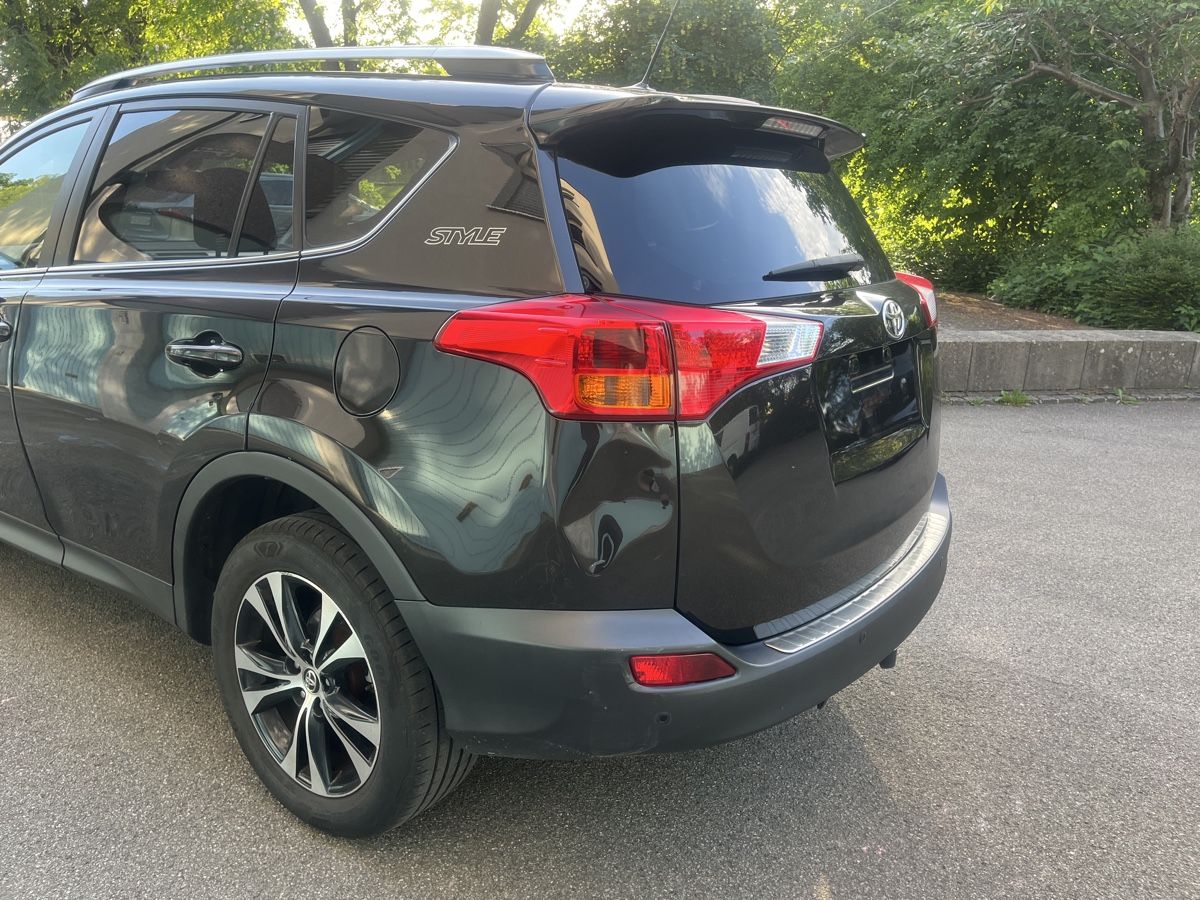 Toyota Automobili: Toyota RAV4 2.0 – Usato da st.gallen venduto da ST.1 7