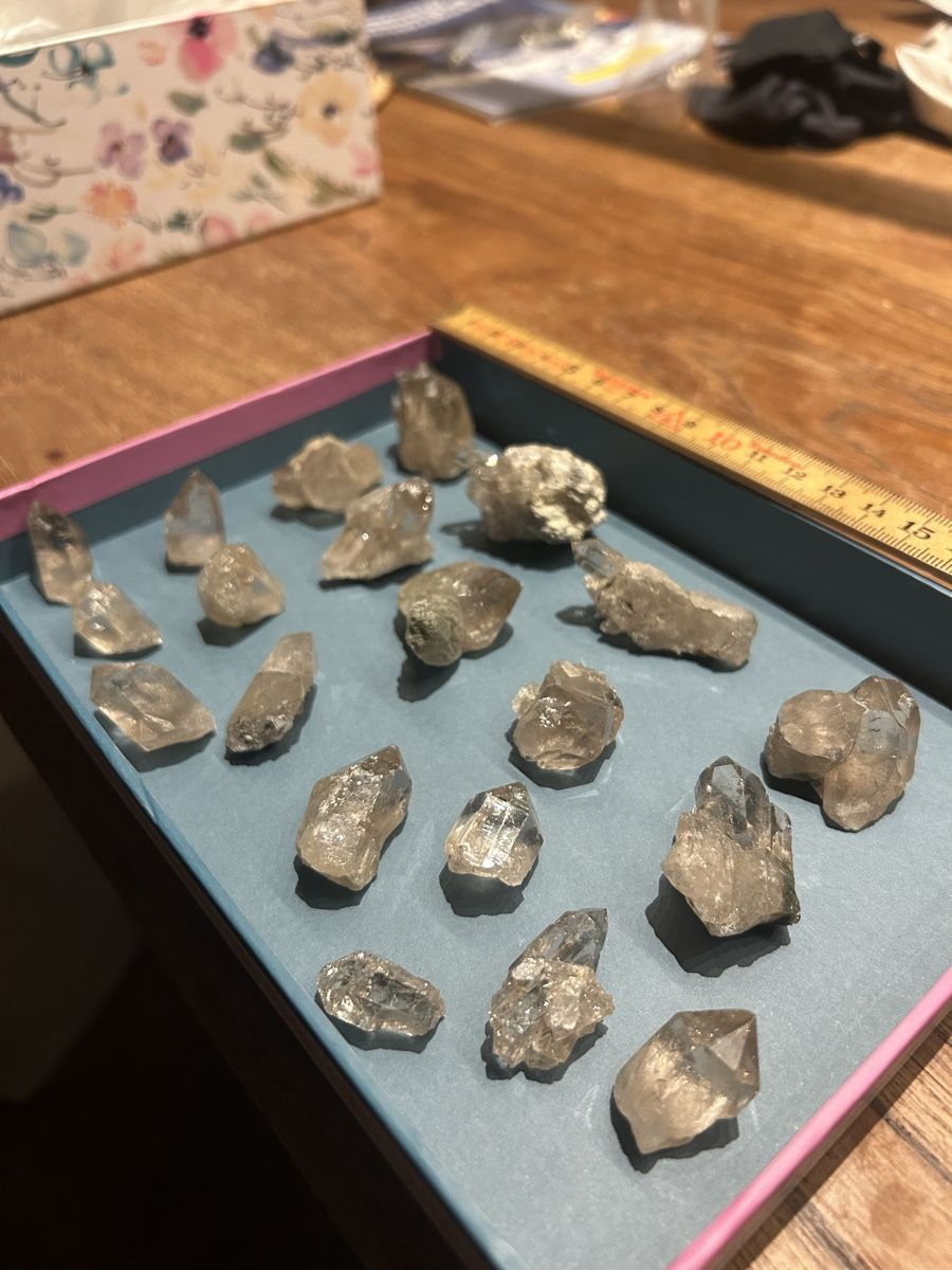 Mineralien & Heilsteine: Bergkristalle – Gebraucht aus Bern von jetblack 1