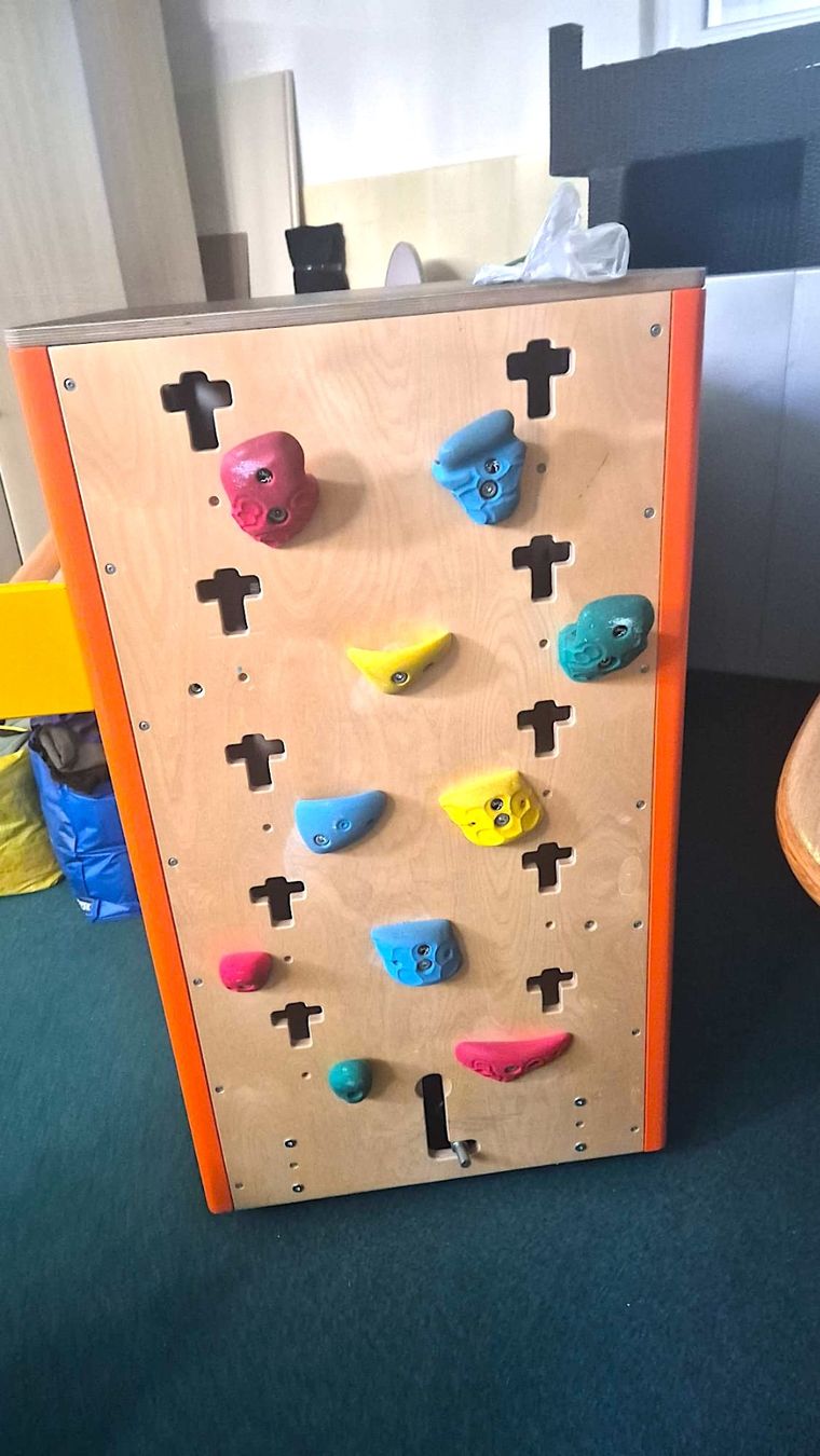 Kletterwände & Klettergriffe: Kinder Parcours-Klettern-Turnen / Cube Sports – Gebraucht aus Riedholz von FarahDL