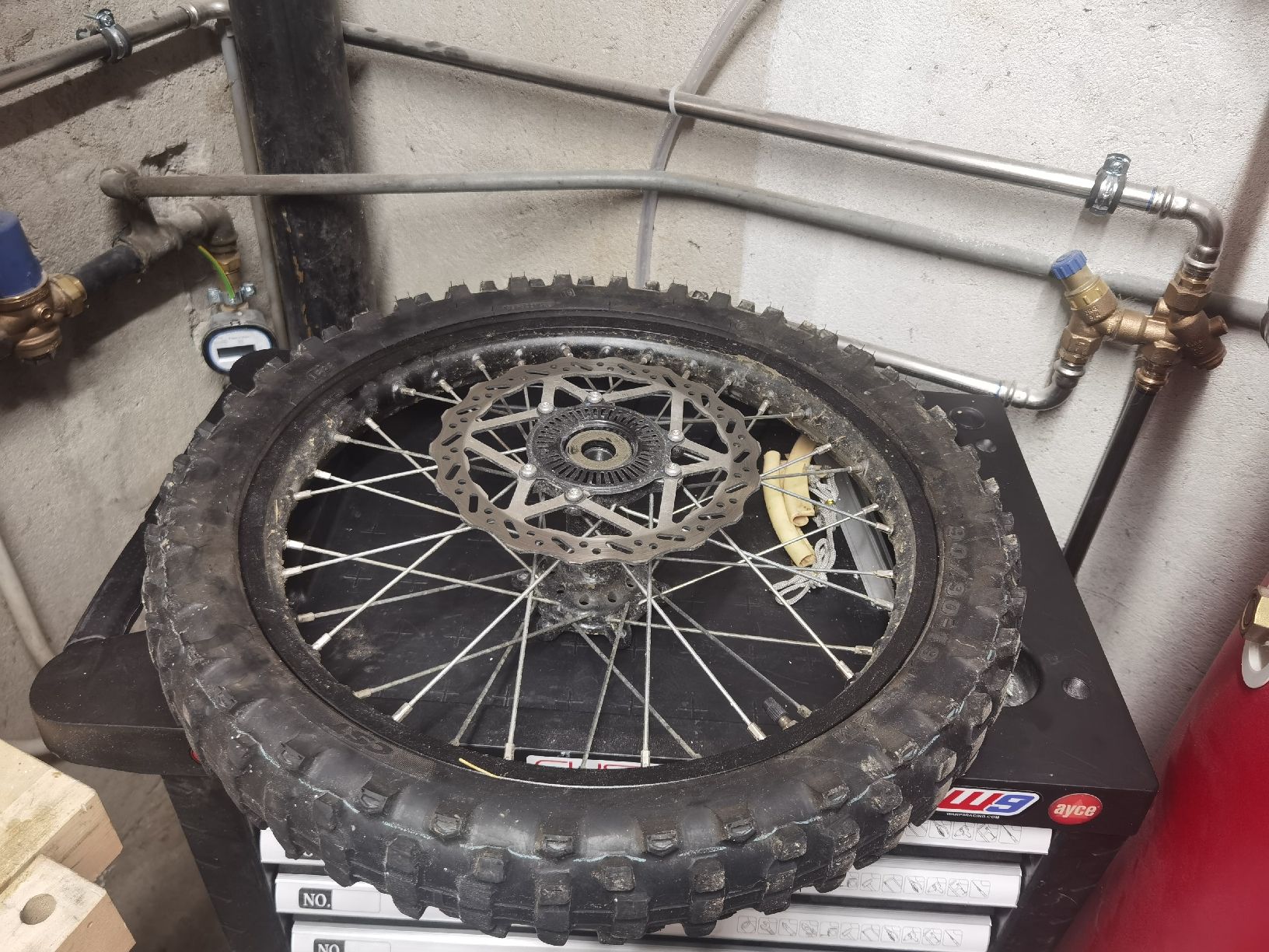 Sur-Ron Pneumatici & Ruote complete: Surron ultra bee Radsatz enduro – Usato da Guttet-Feschel venduto da Misterblue 1