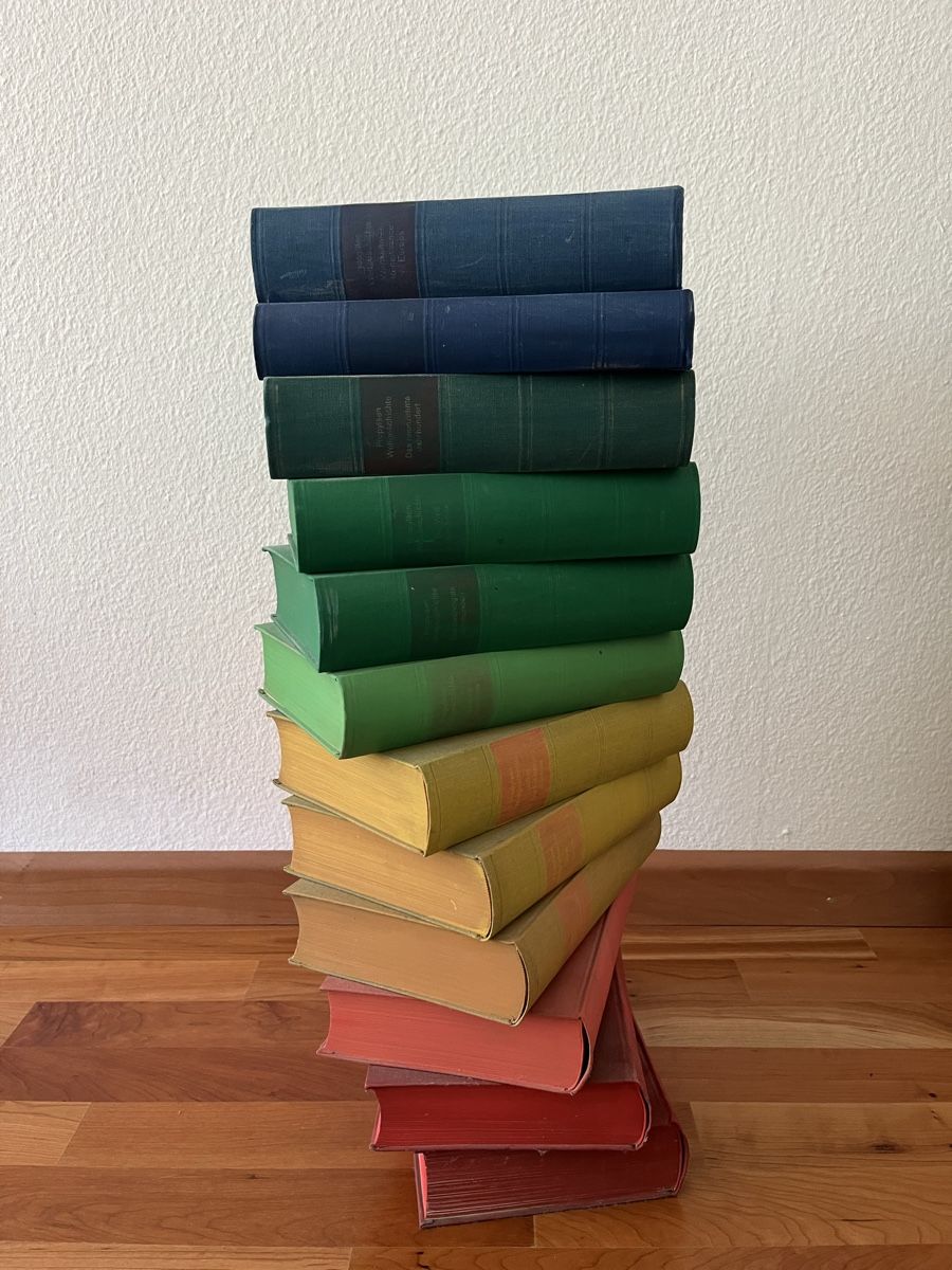 Tutte le decorazioni: Bücherstapel bemalt – Usato da Allschwil venduto da sar_9sy9 1
