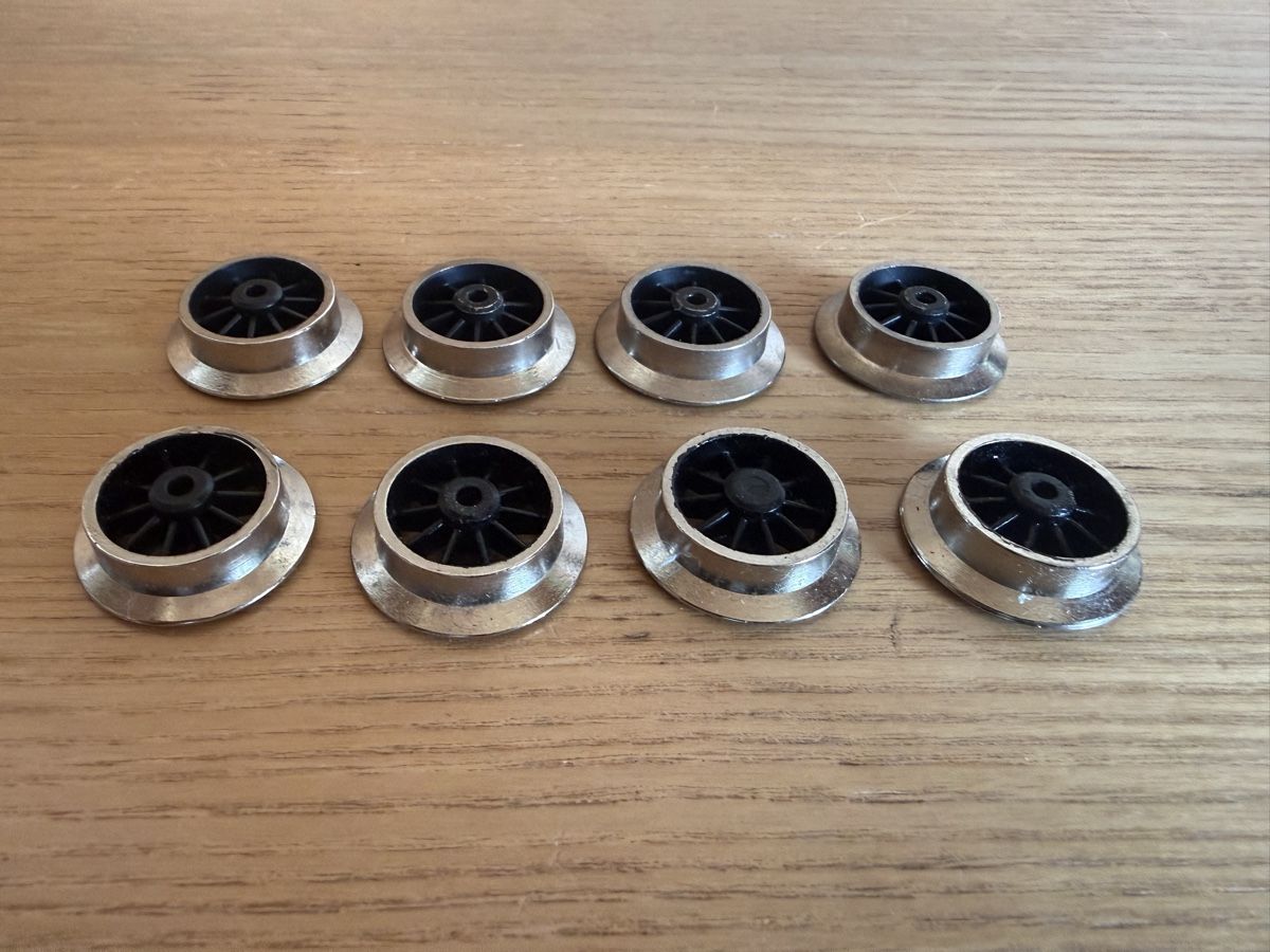Modelleisenbahnen: 8 Spur 0 Speichenräder Lauffläche 21.8 mm – Gebraucht aus Amden von vipernatter 1