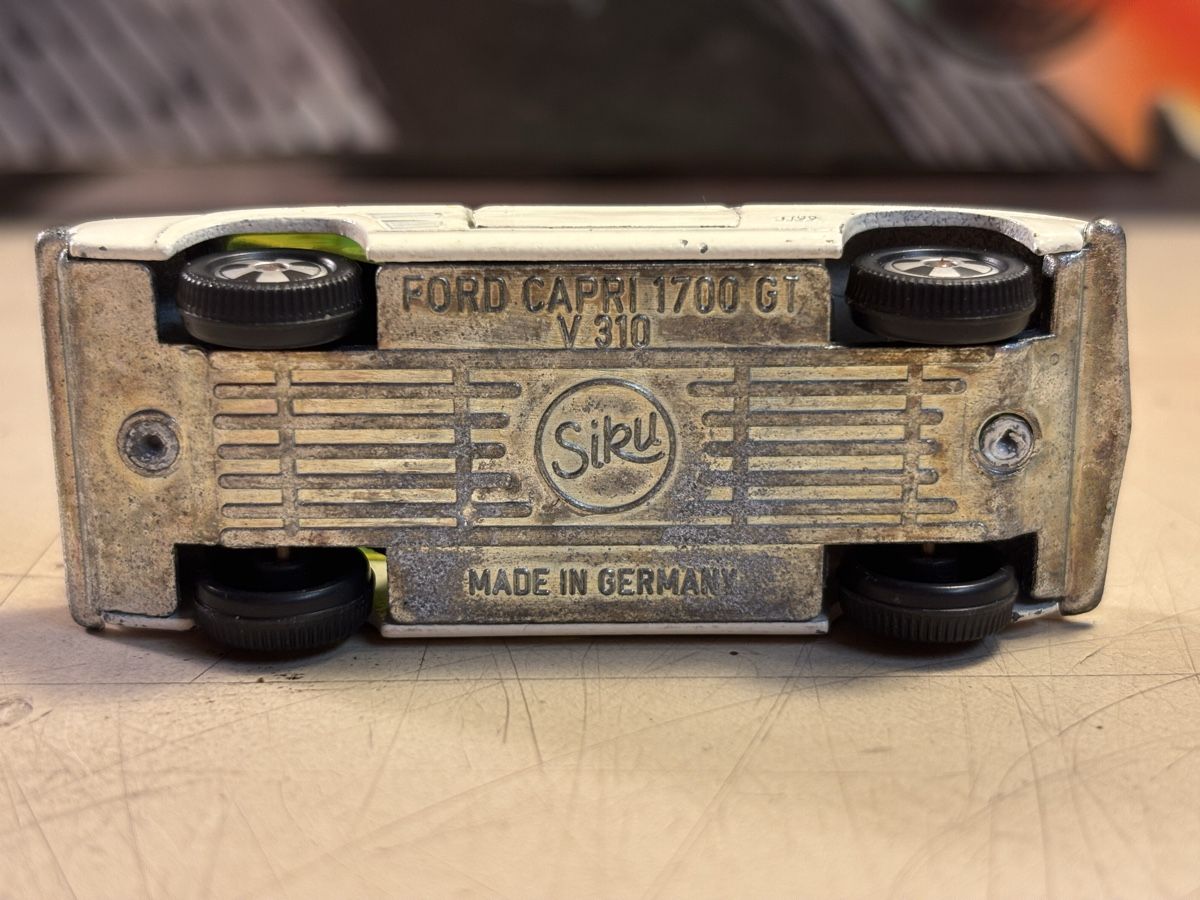 Siku Modellini d'auto: Siku Ford Capri Polizei – Usato da Möriken AG venduto da Classics16 6