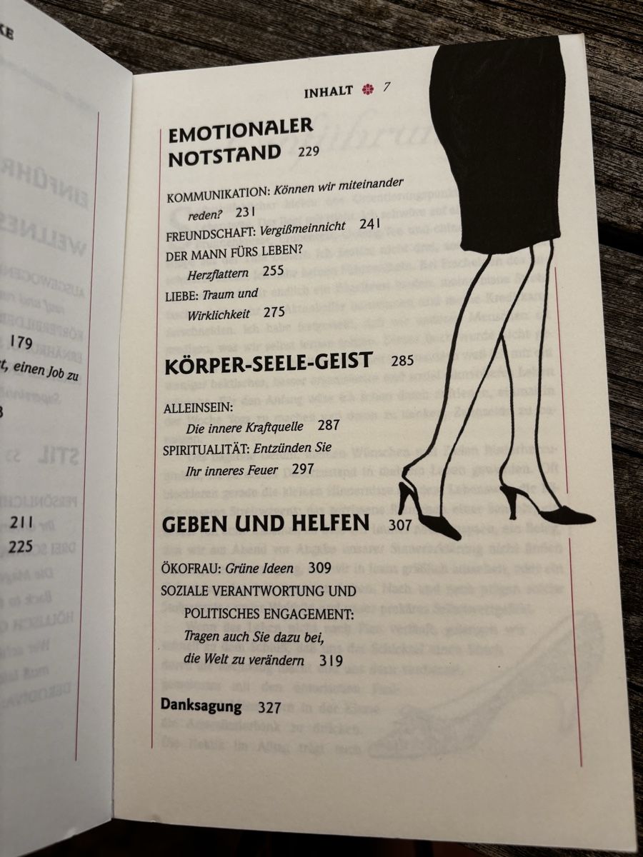 Libri: Anna Johnson - Drei schwarze Röcke - Basic Living 📖 – Usato da Hinteregg venduto da Natsuki13 2