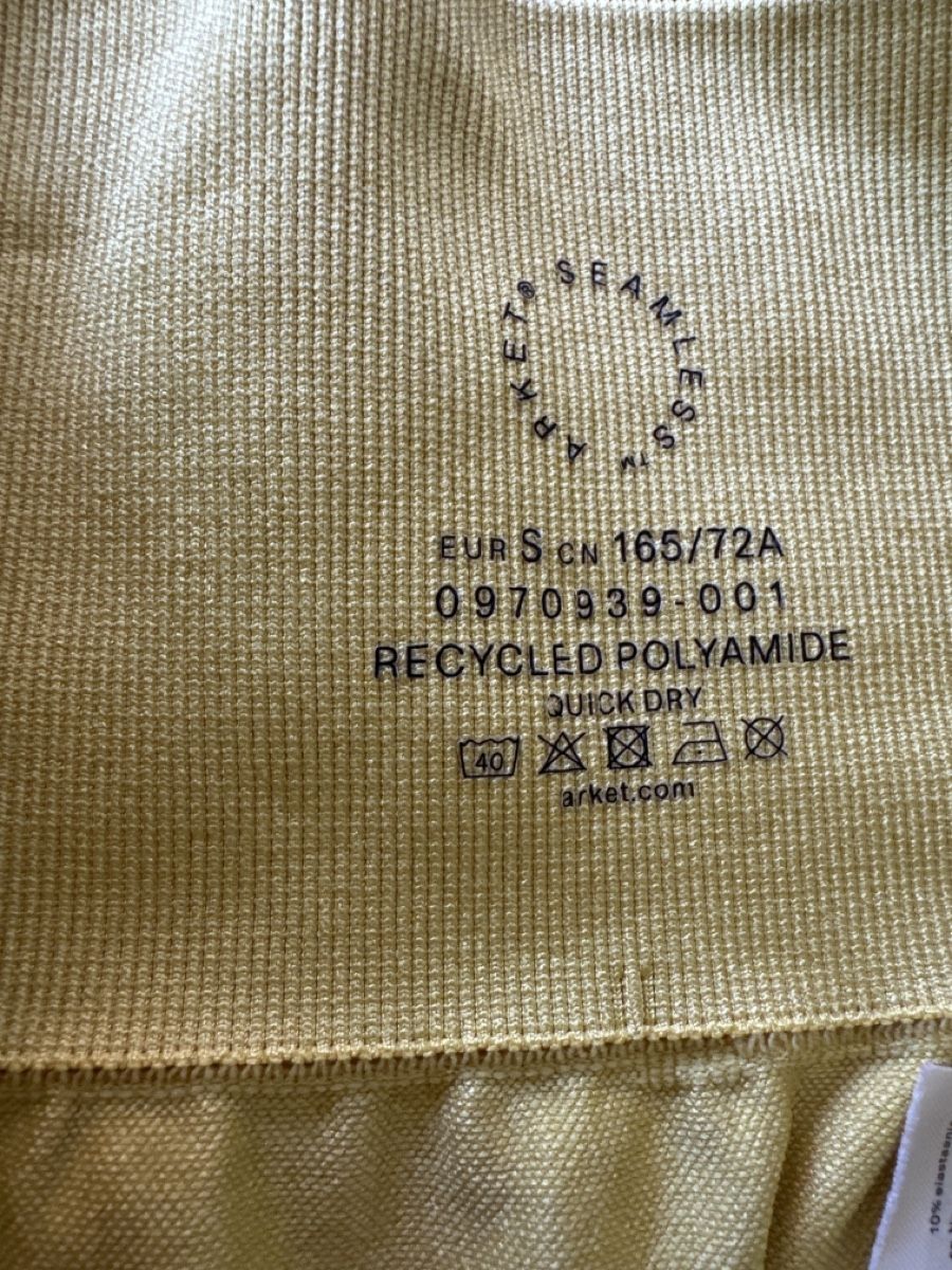 Arket Leggings: ARKET Short – Usato da illnau venduto da sapperlotti 2