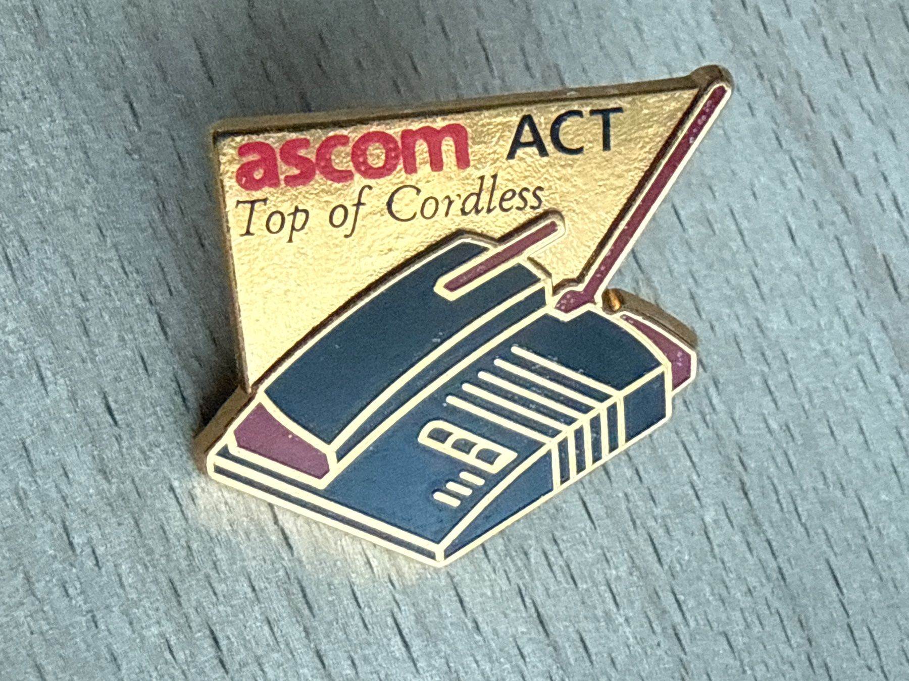 Plaketten & Abzeichen: Pin Ascom ACT – Gebraucht aus Glattbrugg von Schweigmatt