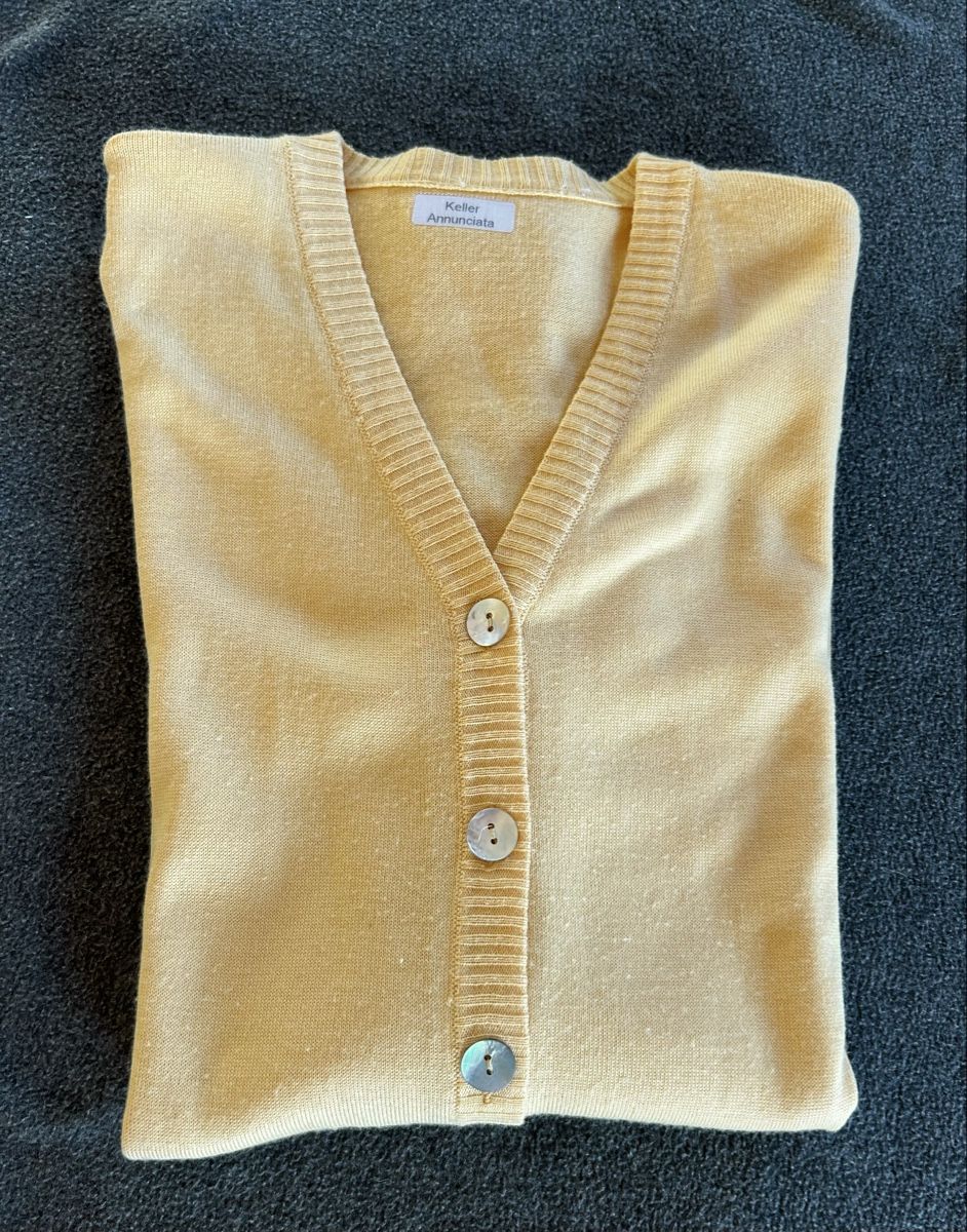 Maglioni & Felpe: feine Strickjacke Grösse 44/46 – Usato da Lengnau AG venduto da Mefari
