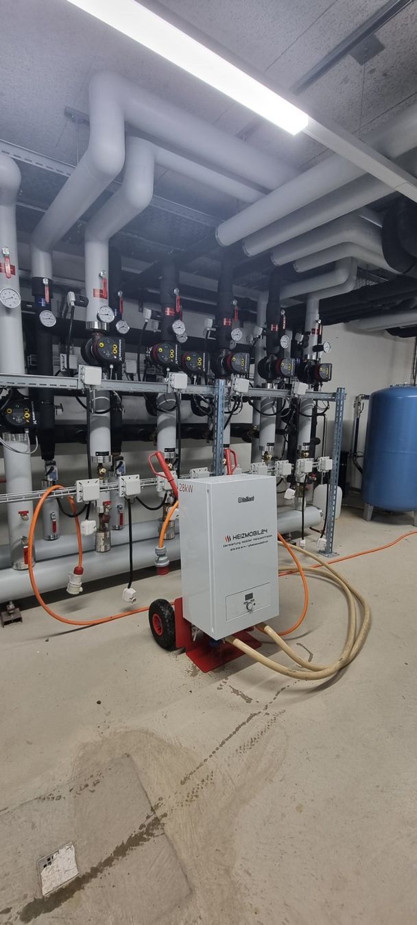 Radiatori: Mobile Heizzentrale 28kW – Nuovo (secondo la descrizione) da Menziken venduto da JJRacing