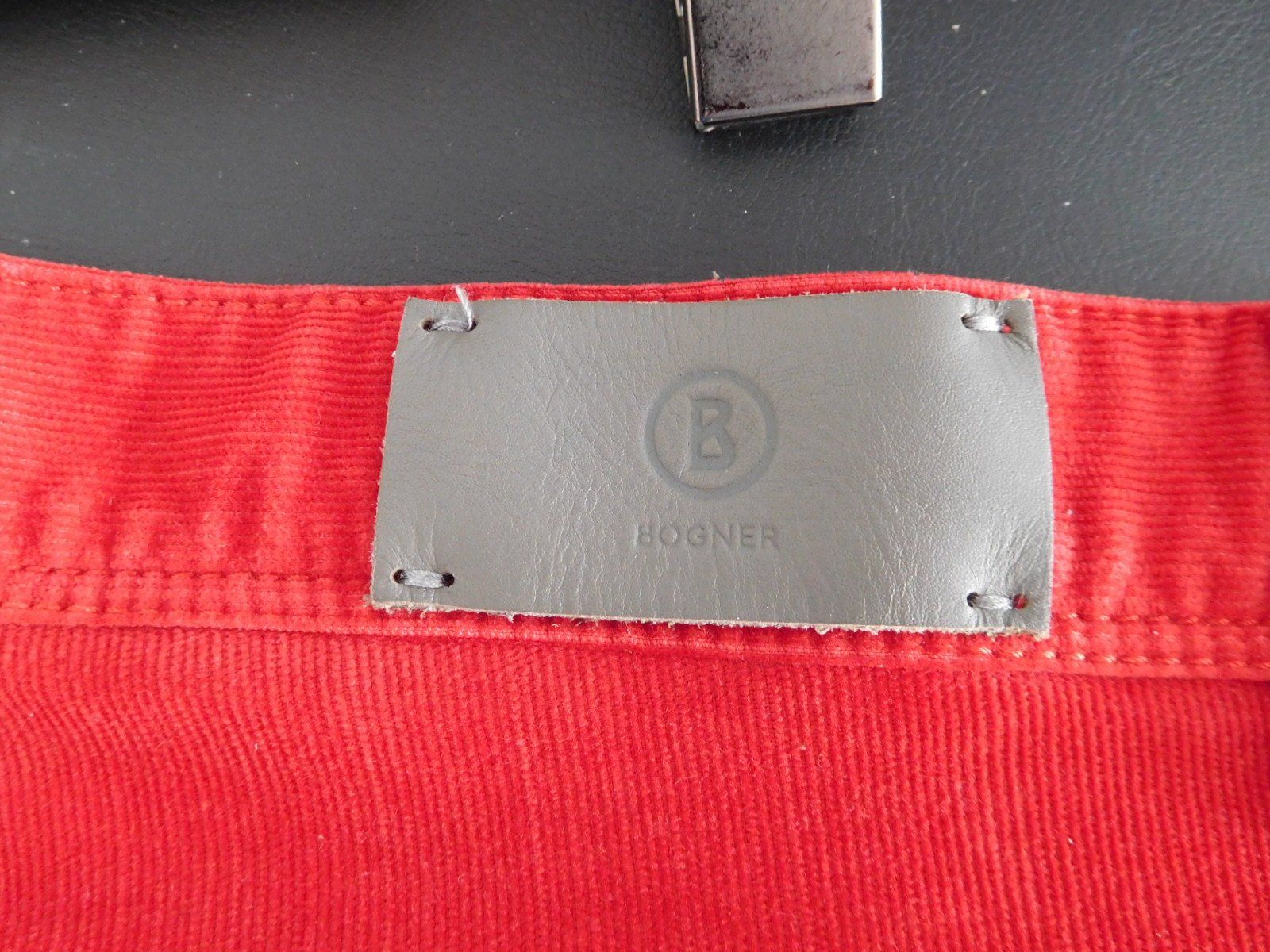 Bogner Pantaloni: BOGNER Herren HOSE Feincord rot Gr. 54 – Nuovo (secondo la descrizione) da Holziken venduto da Rupe