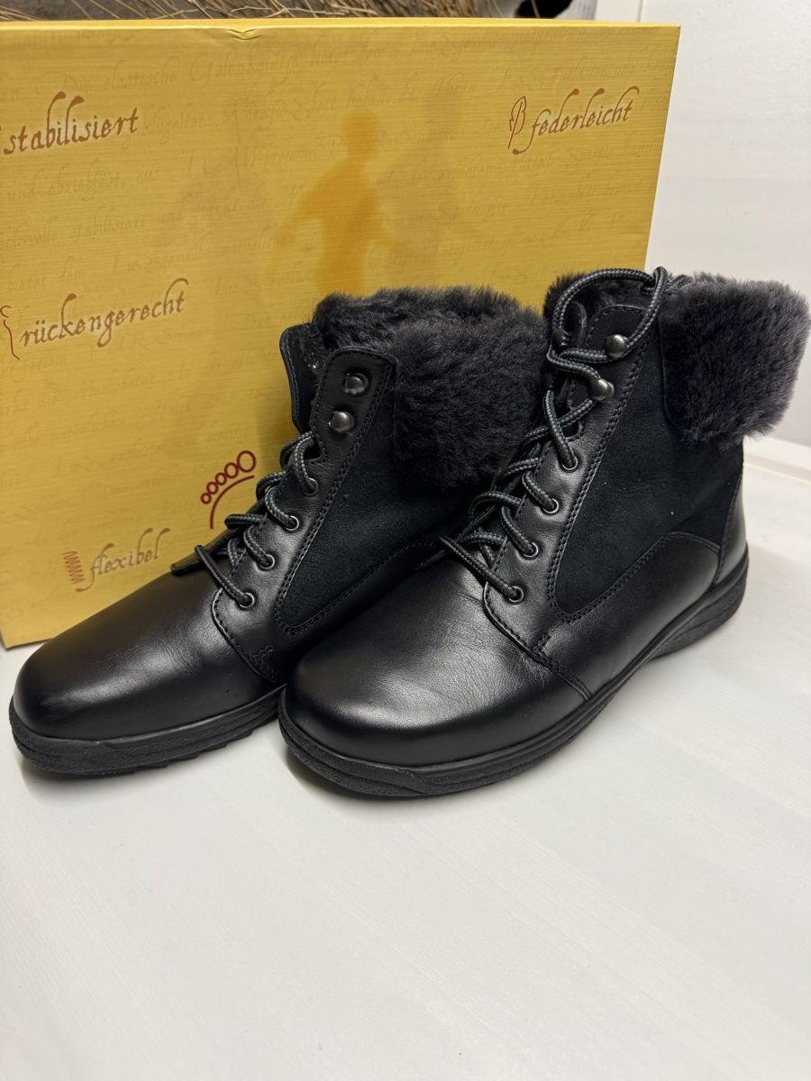 Scarpe da donna: Bottines fourrées Ströber noires, taille 38, neuves! – Nuovo e nell'imballaggio originale da Brügg BE venduto da Goob