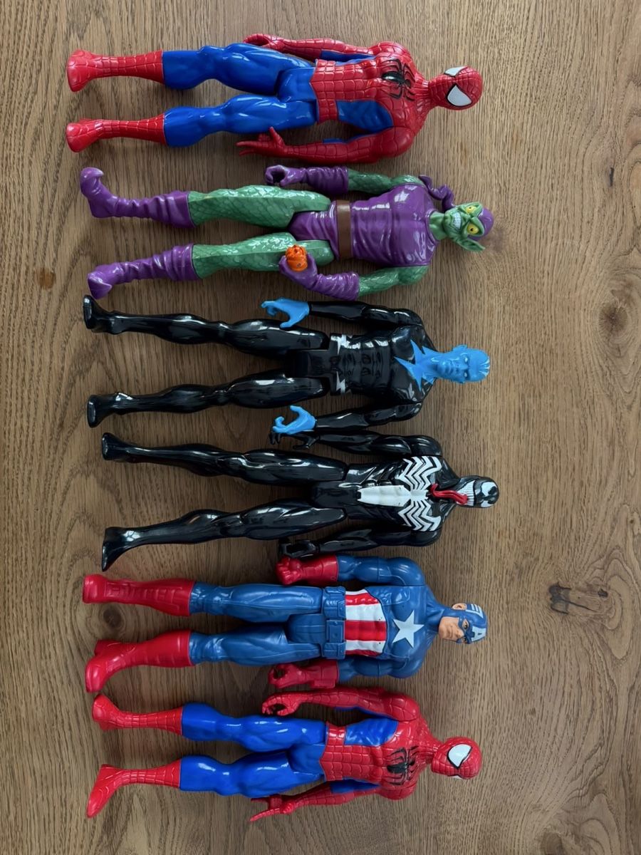 Marvel Statuette: Actionfiguren Marvel Spiderman Captain America Set 6 Stk – Usato da Pieterlen venduto da Kiko_