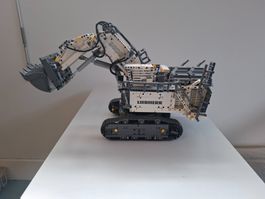LEGO Technic Liebherr Bagger R 9800 (Set 42100)