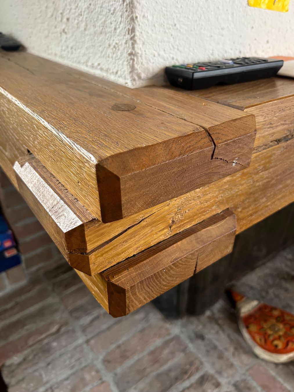 Articoli in legno: Cheminee Balken Kranz – Usato da Stans venduto da Benzen