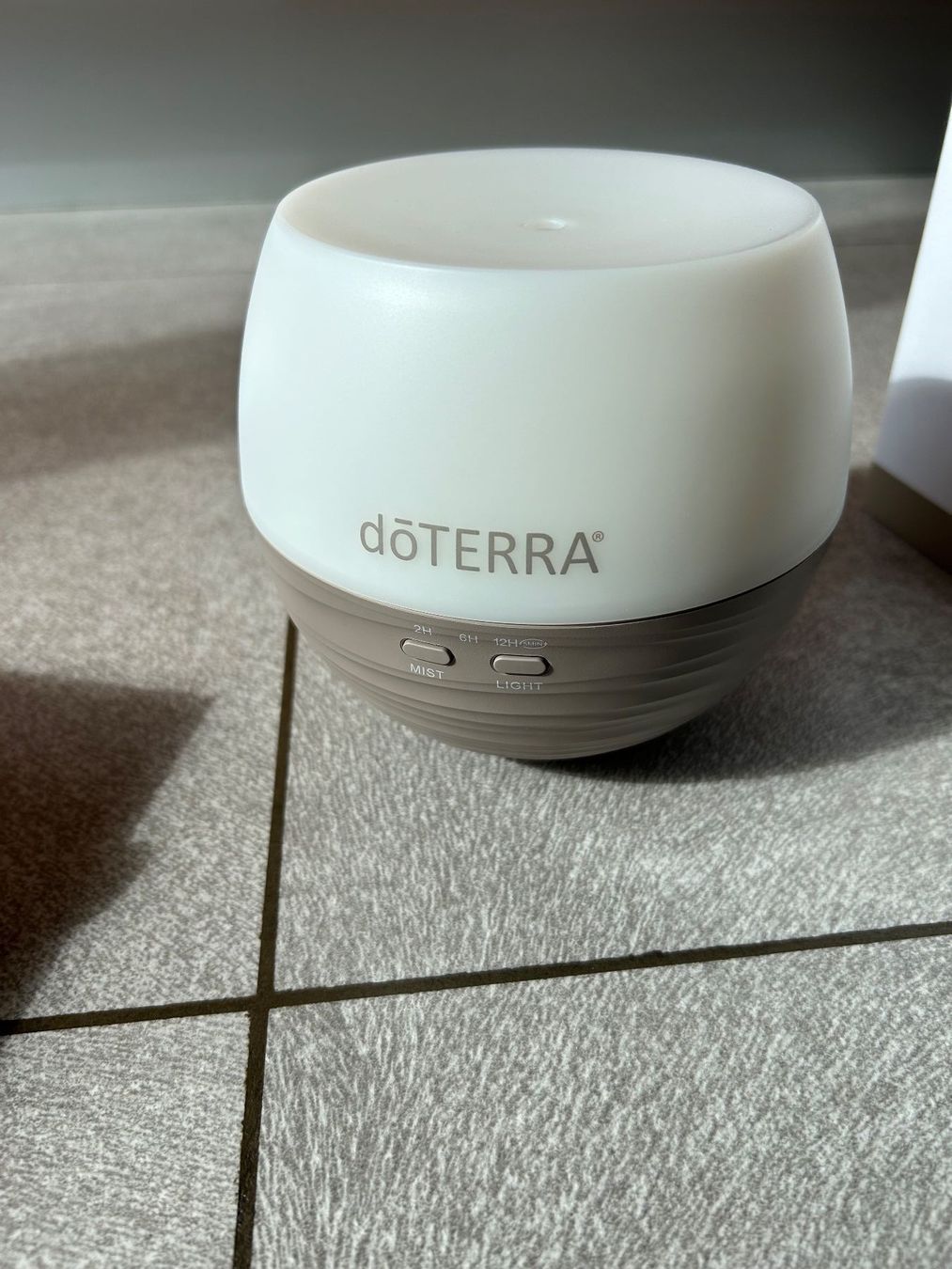 Doterra Diffusori di oli essenziali: dōTERRA PETAL Diffuser - NEU – Nuovo e nell'imballaggio originale da Arbedo venduto da nadia1973 2