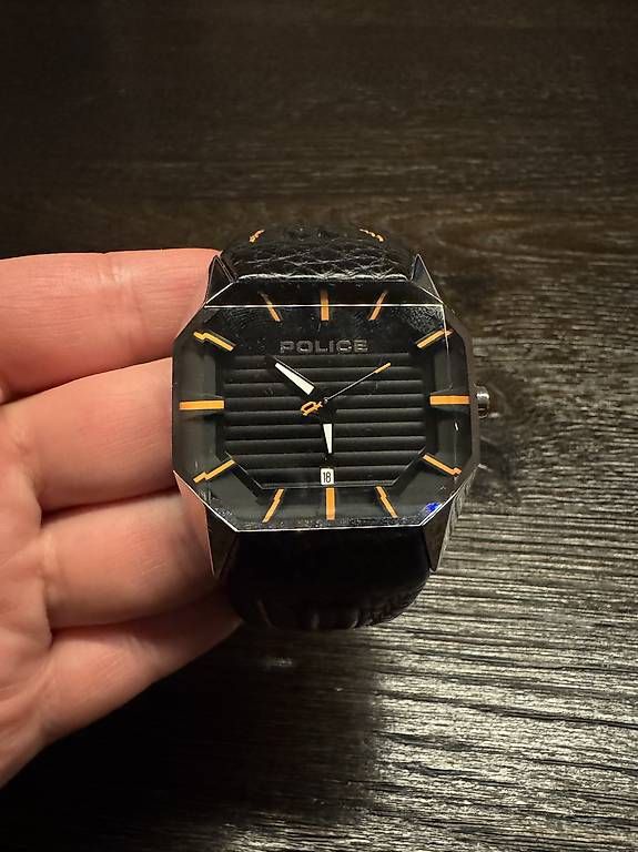Montres: Police Vector – D'occasion à Auenstein par Glaus2