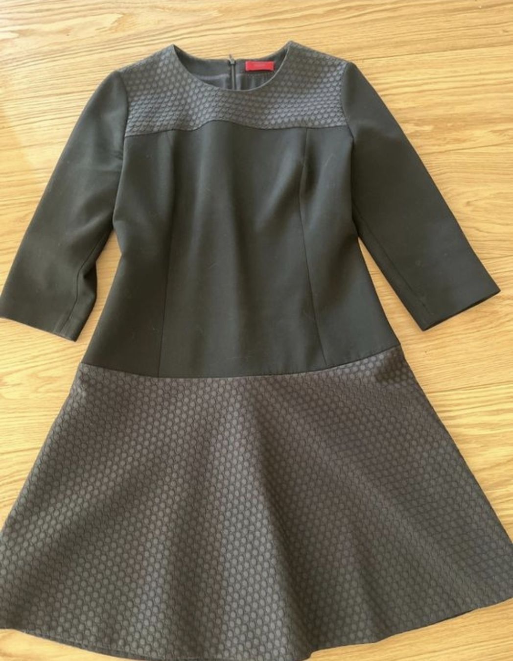 Hugo Boss Vestiti: BOSS Kleid schwarz Gr 36-38 – Usato da adliswil venduto da adelika