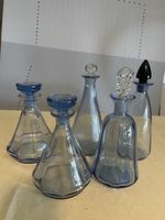 Carafes anciennes en verre bleuté - set de 5