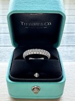 Tiffany & Co. 3-Reihiger Eternity Ring mit Pavé Diamanten