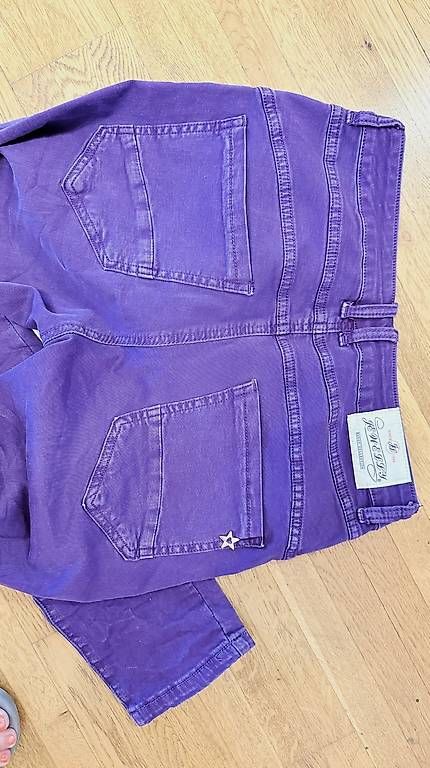 Jeans: Jeans lila – Usato da Möhlin venduto da Fusel7 3