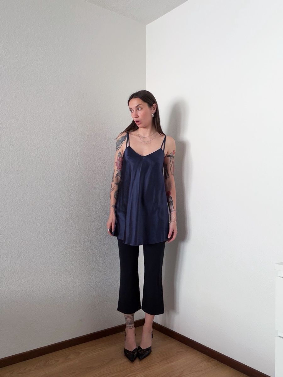 Escada Hosen: Escada Navy Wool Blend Cropped Pants, Size 34 vintage – Gebraucht aus Knonau von Grapesvintage