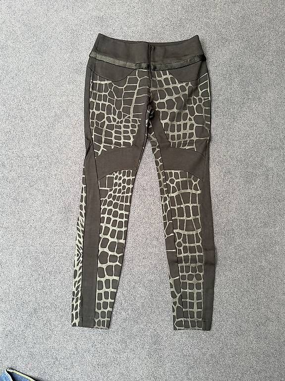 Pantaloni: Designer-Hose mit Animal-Print – Usato da Steinhausen venduto da deikoon