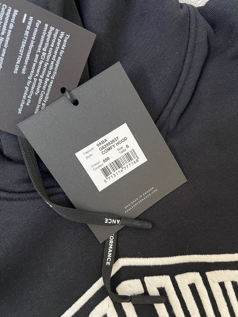 Peak Performance Pullover & Sweatshirts: NEU Original PEAK PERFORMANCE Hoodie, Grösse S – Neu und originalverpackt aus Biel-Benken BL von Aplus0