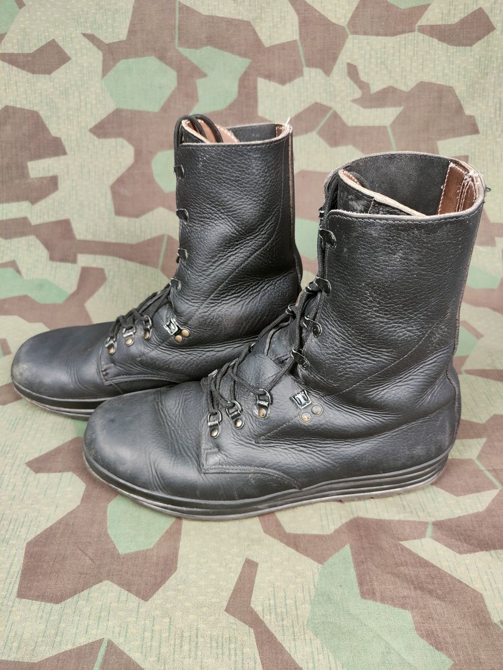 Schweizer Armee Uniformi: Kampfstiefel Ord. 1990, Grösse 320 5 – Usato da Bauma venduto da SwissMilitaria 2