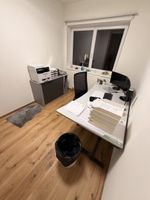 Büromöbel/ Büroeinrichtung Massivholz wie neu.