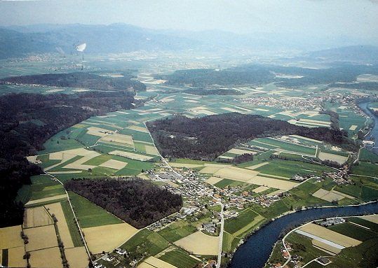 Cartoline postali: SCHWARZHÄUSERN Flugaufnahme – Usato da Jona venduto da philajona