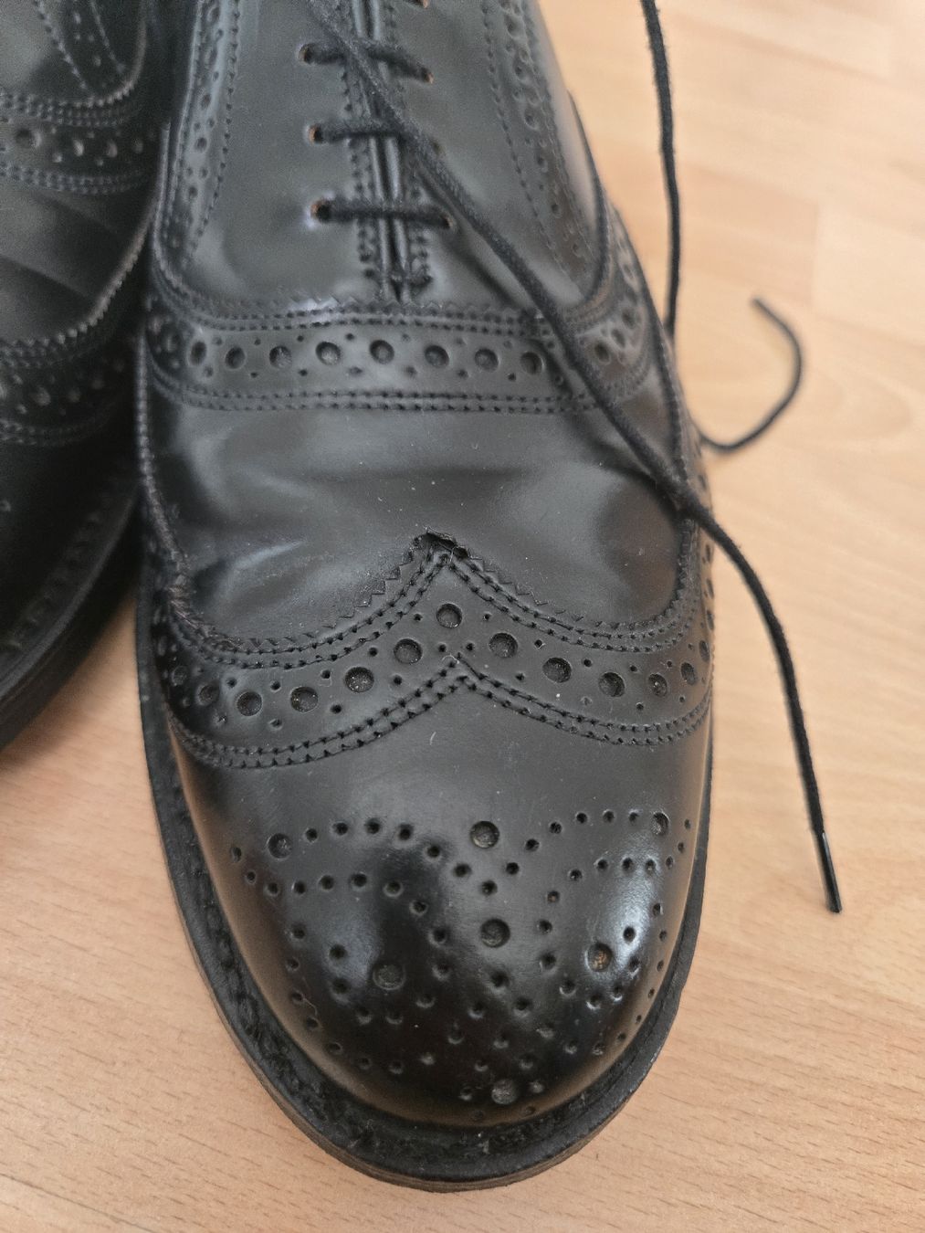 Scarpe da uomo: Allen Edmonds CORDOVAN CAMBRIDGE – Usato da Zug venduto da f_t_827r 4