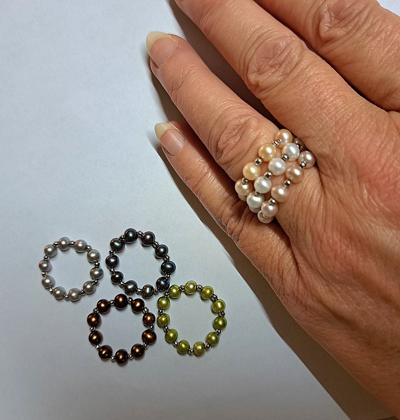 Ringe: Ringe Perlen Set 7 teilig elastisch – Gebraucht aus Stans von wer_fd5f 4