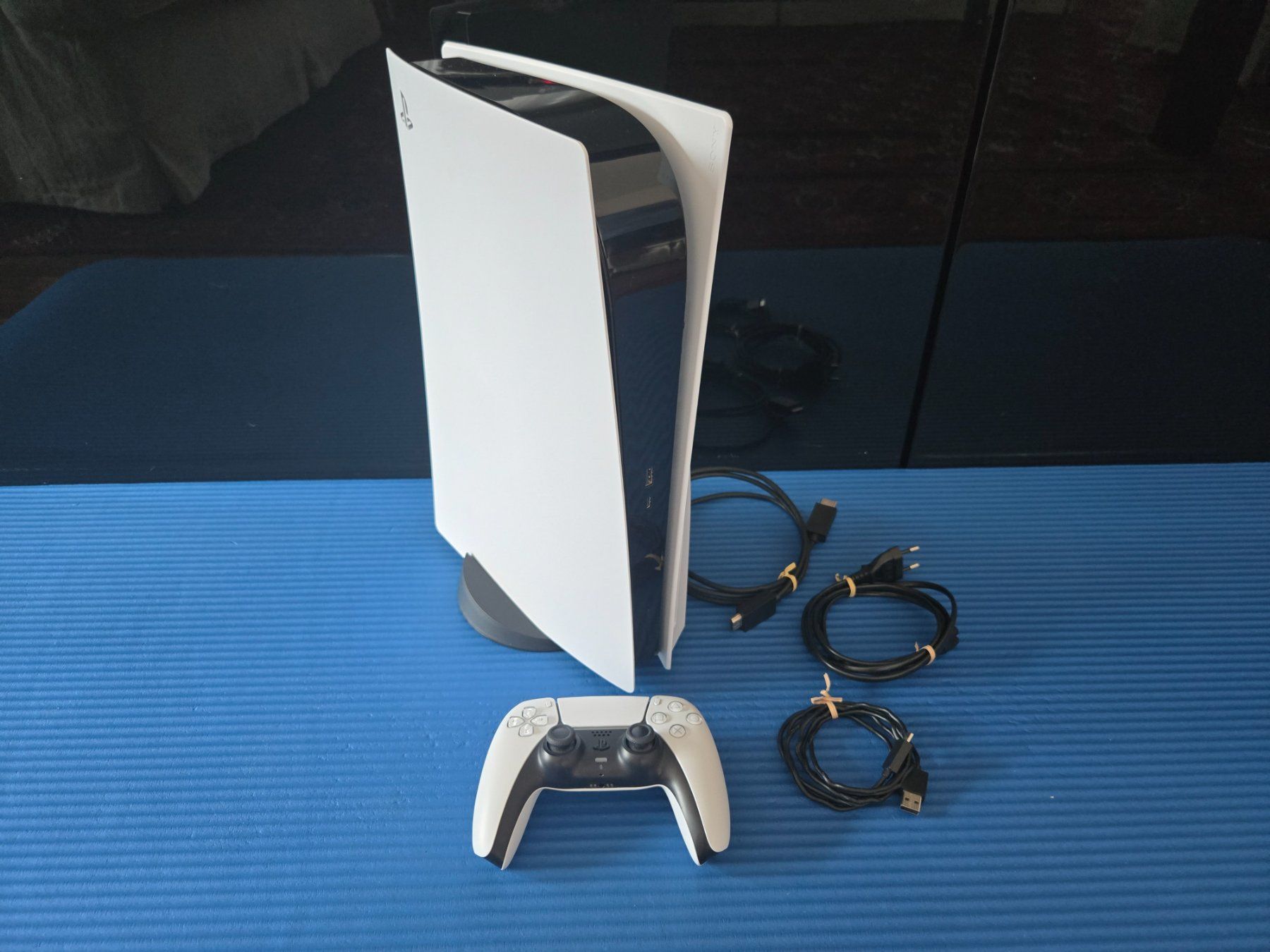 Sony Console: Playstation 5 Disc edition 825 GB – Usato da Lugano venduto da giu_8czm