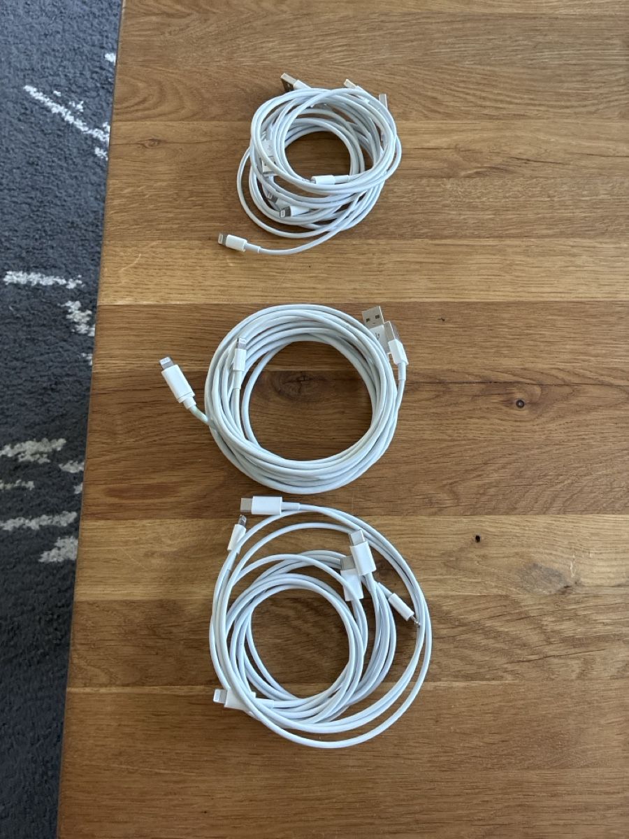 Apple Cavi: Original Ladekabel für Apple Lightning – Usato da Reinach BL venduto da cel_6vz5