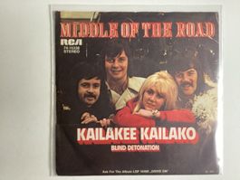 Middle Of The Road Single - Kailakee Kailako / Blind Detona.