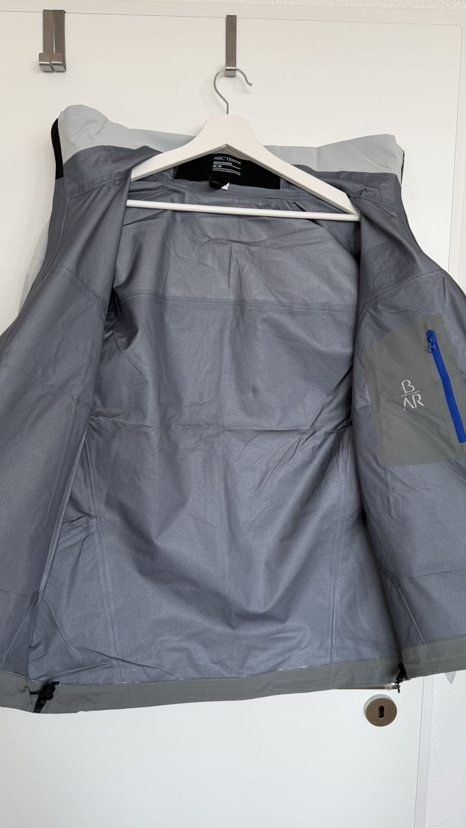 Arcteryx Jacken: Arcteryx Beta AR Jacke Grösse M – Neu und originalverpackt aus Niederwil SG von SuisseArchive 4
