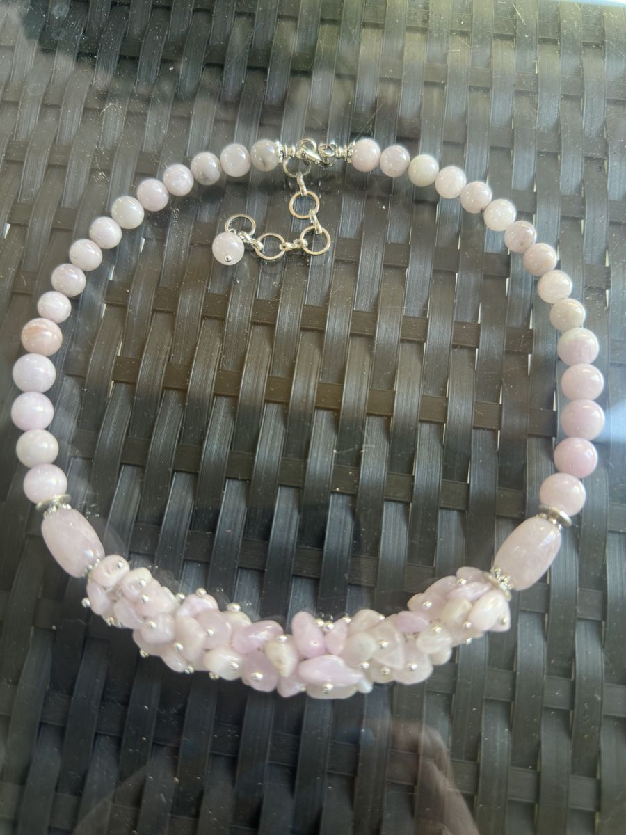 Catenine: Choker aus Kunzit Halbedelstein – Nuovo e nell'imballaggio originale da Kriens venduto da Hortensie6 1
